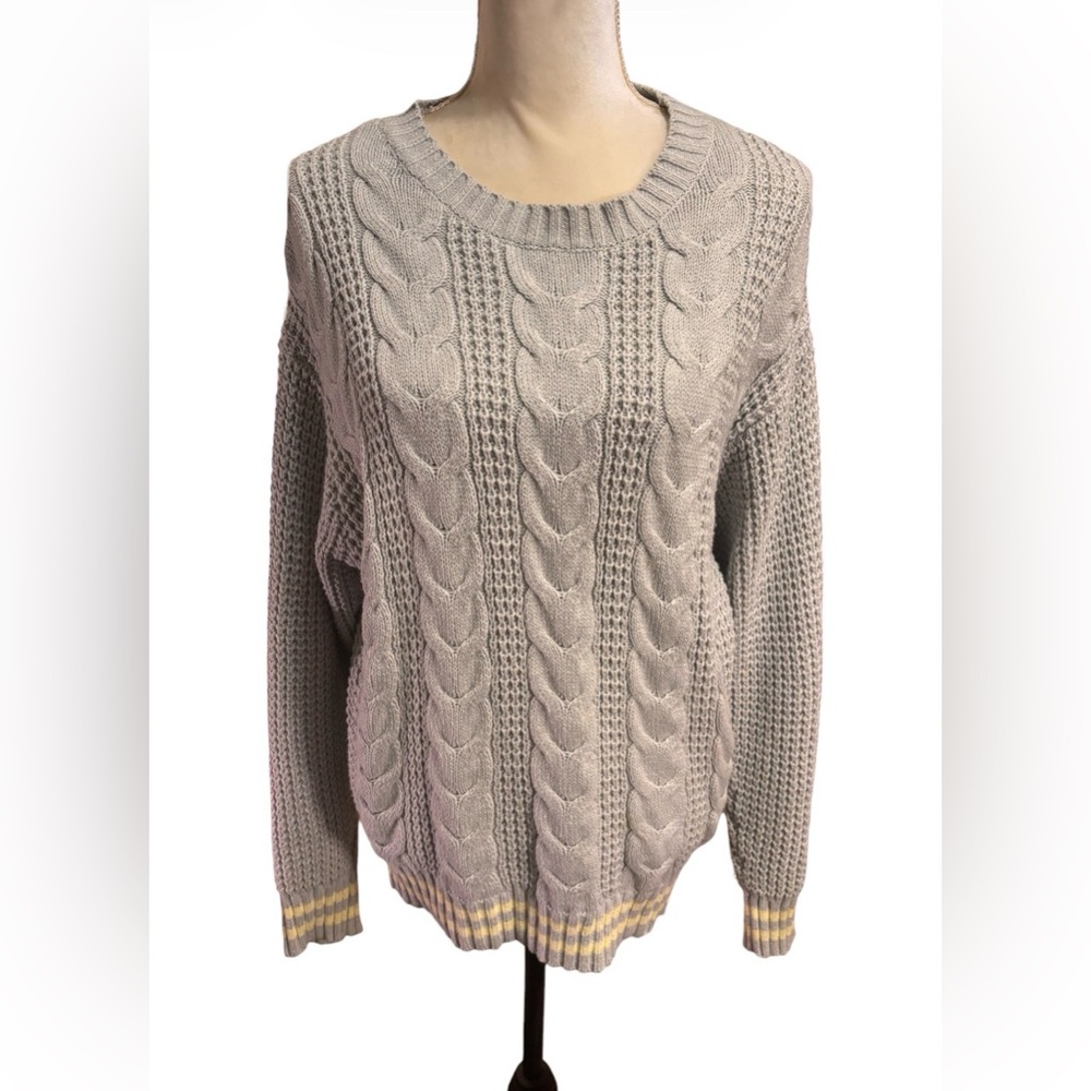 American Eagle Cable Knit Crewneck Sweater Sz M